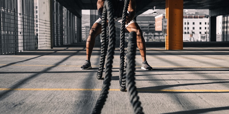 世界杯比赛场馆内部全景，观众席坐满球迷